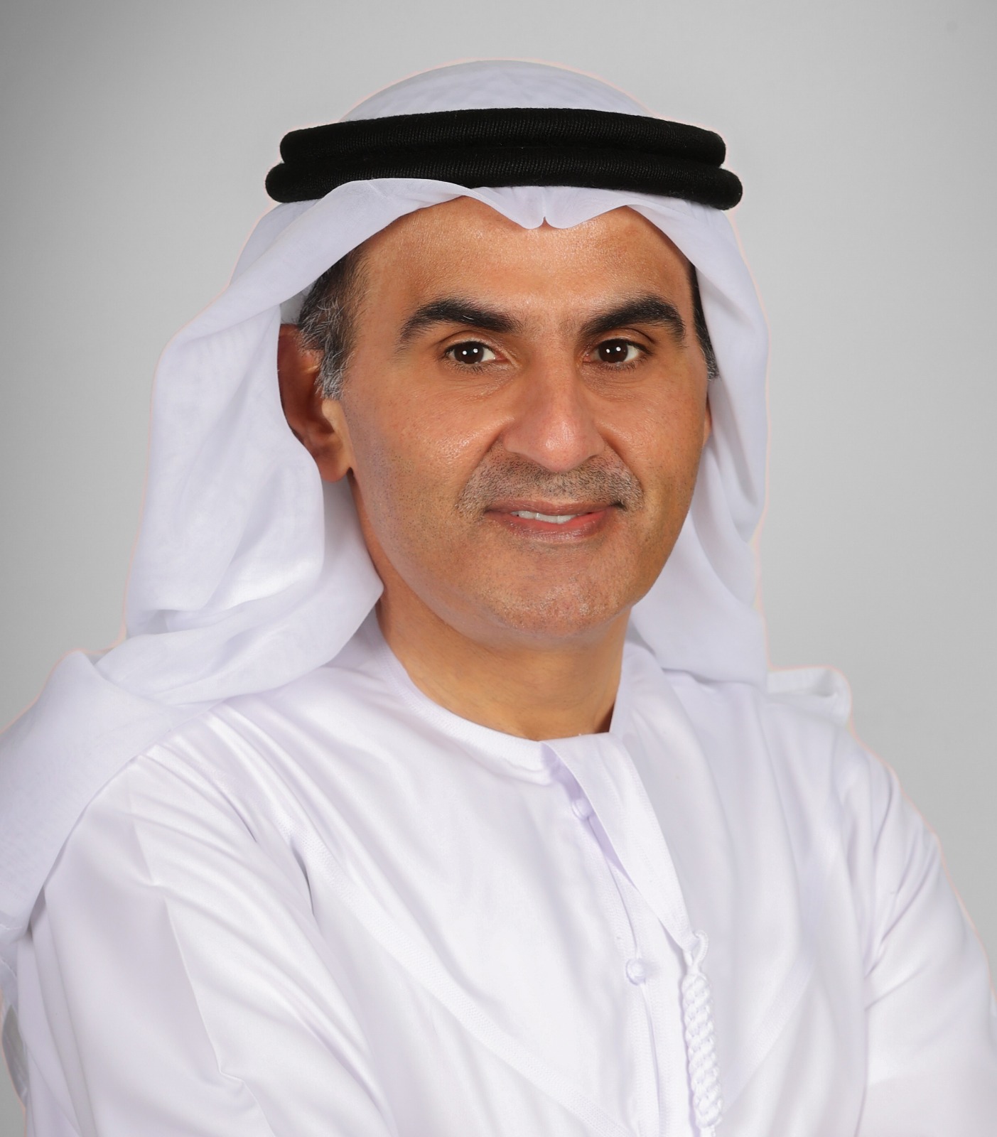 في تصريح بمناسبة يوم الشعر العالمي .. علي بن تميم: الشعر جزء أصيل من الهوية الثقافية لدولة الإمارات
